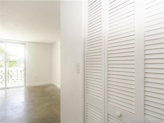 5th image of 1020 Meridian Ave APT 303