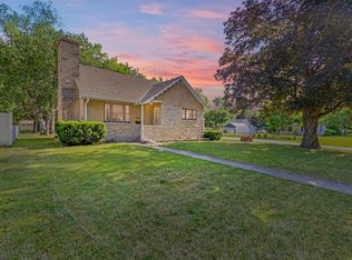 824 3rd St SW, Faribault, MN 55021