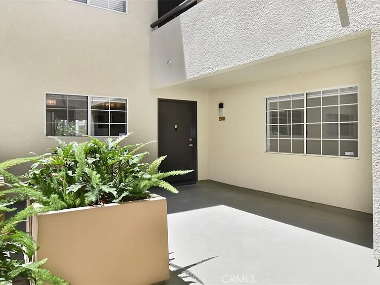 21500 Burbank Blvd #112 — Photo 6