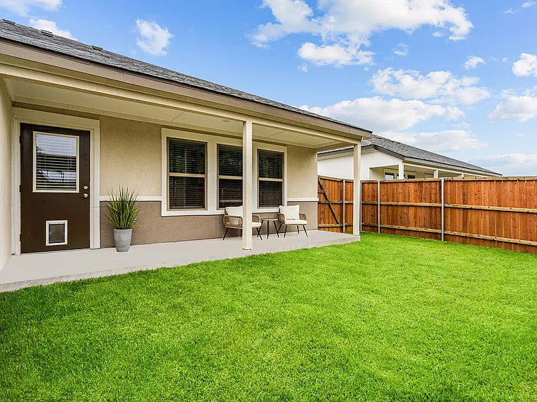 B1-Paloma-Private Fenced Backyard B1-Paloma-Private Fenced Backyard