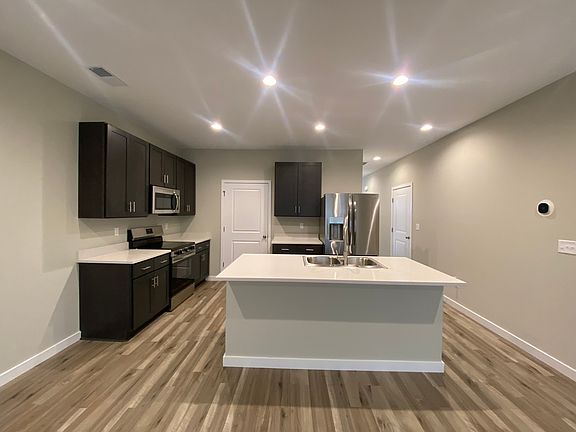 3rd image of 146 Crandall Dr #Be56604a3