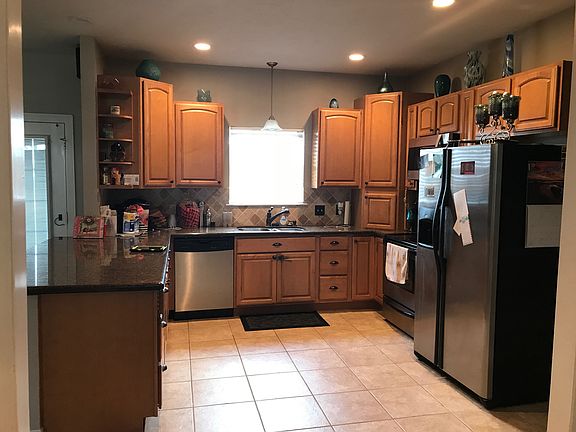 2nd image of 2773 Brookfield St