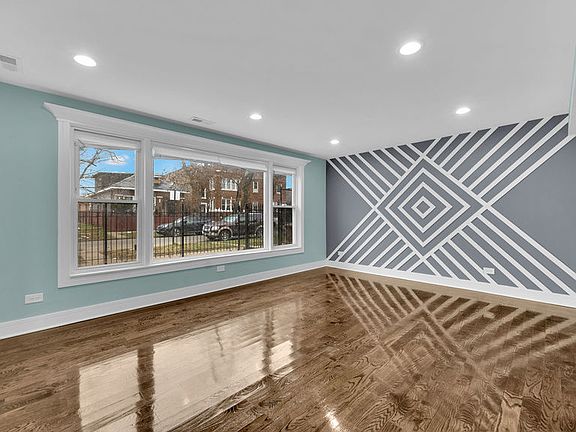 5th image of 6204 S Artesian Ave