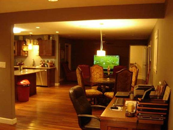 4th image of 5824 Chamberlain Dr