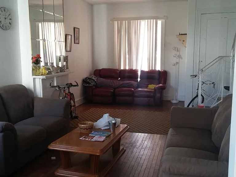 1613 Fontain St — Photo 9