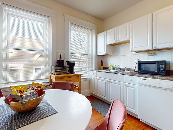 5th image of 636 Washington St APT 4