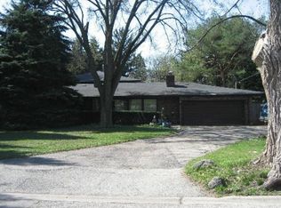 233 Lockerbie Ln, Wilmette, IL 60091