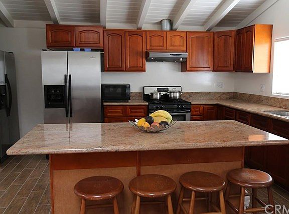 5th image of 2553 Pearson Ave