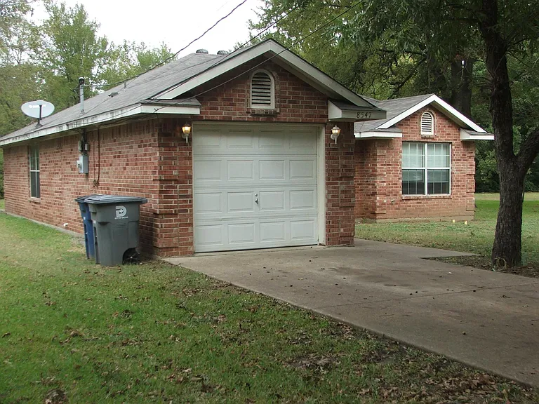 8547 Dunlap St — Photo 8