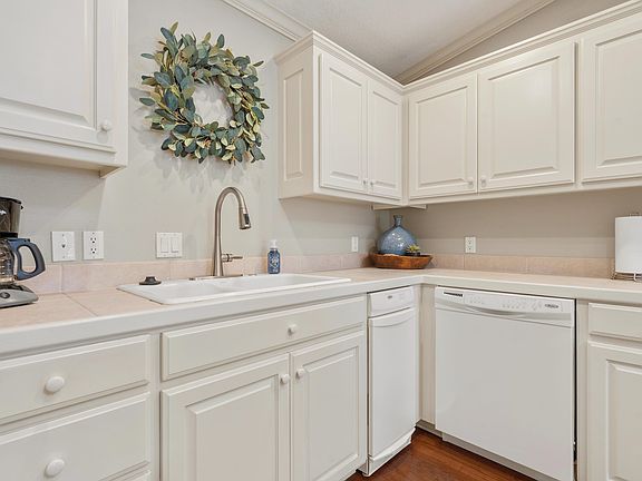 5th image of 112 Catalina Cir #F3
