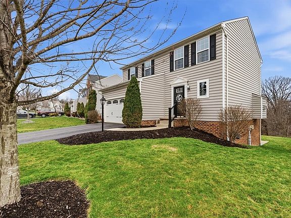 3rd image of 235 Long Ridge Dr