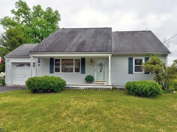 23 Matthews Ter, Bloomingdale Boro, NJ 07403