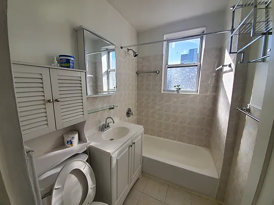 Rented by Ideal Properties Group | media 9