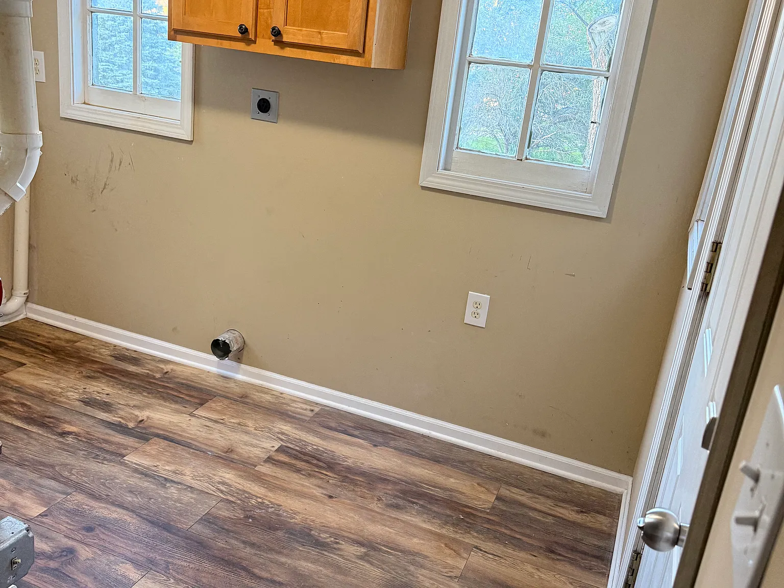 3 bed, 984 sqft, $1,000 — Photo 2