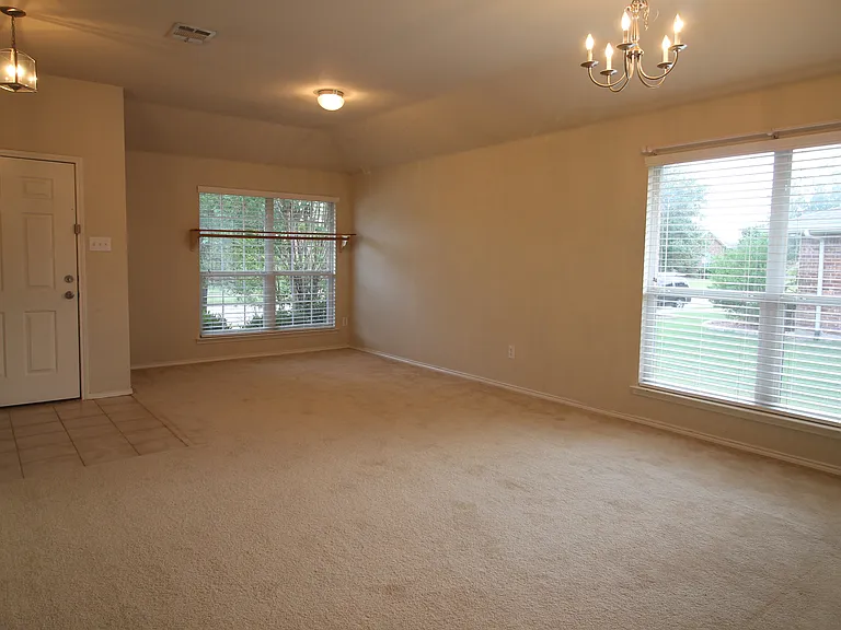 4188 Cherry Ridge Dr — Photo 11