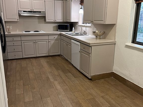 5th image of 5720 E 62nd St S