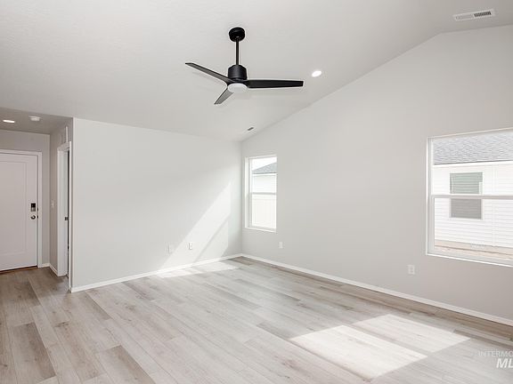 5th image of 12333 Genevieve St