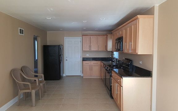 3rd image of 3311 Jackson St #2