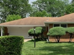 1025 Maple Rd, Flossmoor, IL 60422