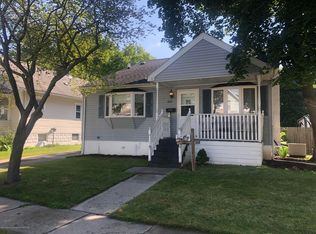 2017 Roberts Ln, Lansing, MI 48910