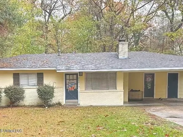210 McRee Dr, Clinton, MS 39056