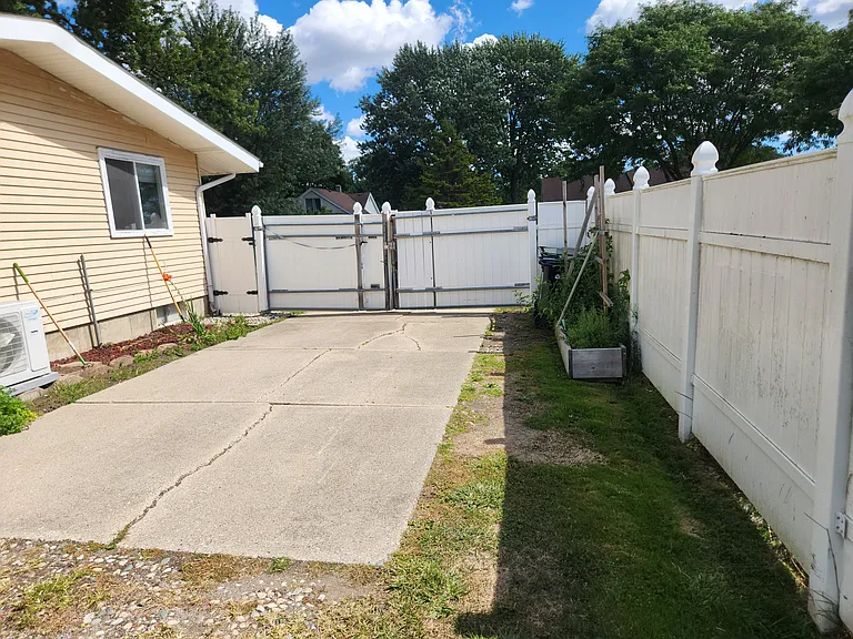 37351 Susan St — Photo 32
