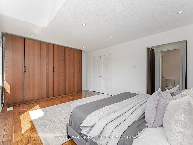 5217 Fallingbrook Dr — Photo 35