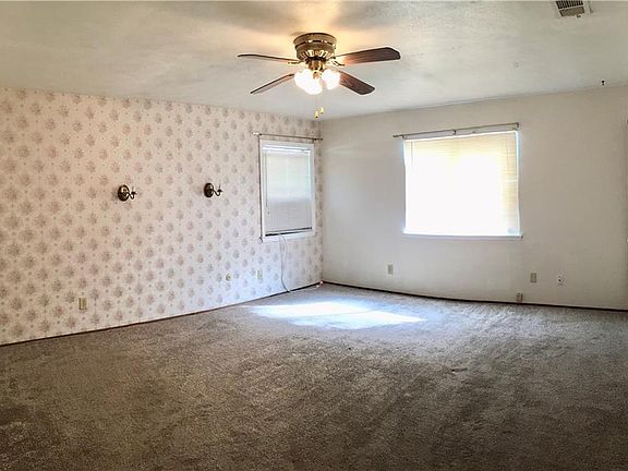 4th image of 1721 Coffeyville Trl