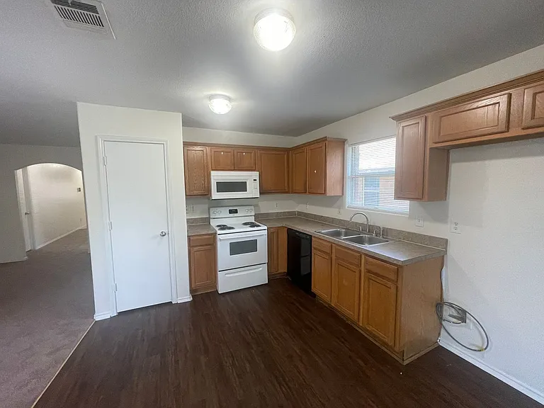 1306 Trent St — Photo 11