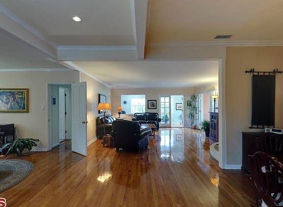 5th image of 11129 Garfield Ave