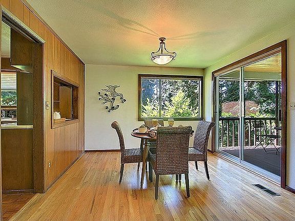 Dining Room Off of Kitchen