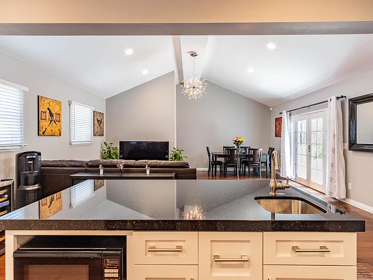 3654 Colonial Ave — Photo 5