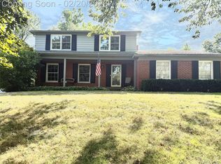 2570 Aspen Ln, Bloomfield Hills, MI 48302