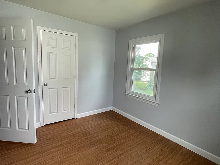 10620 Saint Lawrence Ln — Photo 4