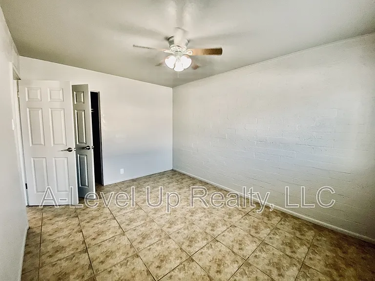 2302 E Monterey Vis — Photo 11