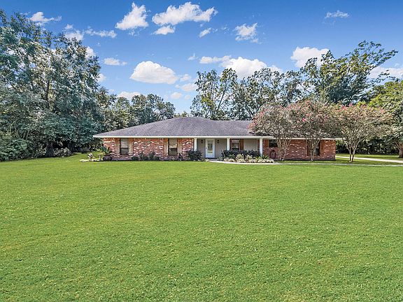 3rd image of 1056 Bonnie Ln