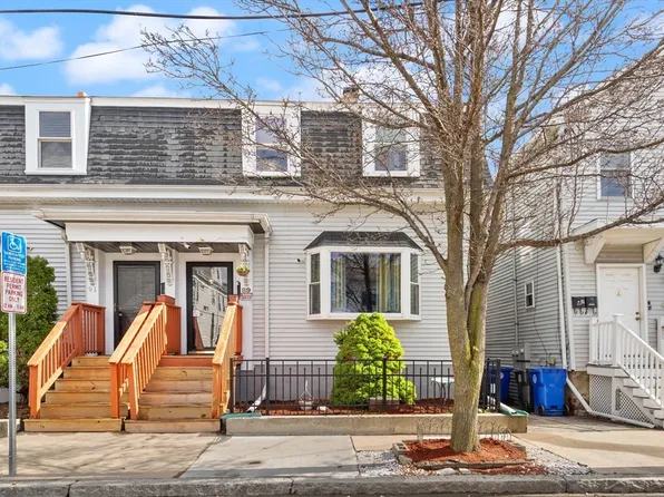 89 Blossom St Unit 89, Chelsea, MA 02150
