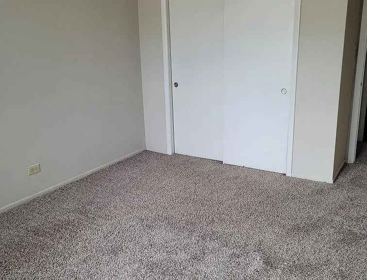 910 N River Dr #107 — Photo 13