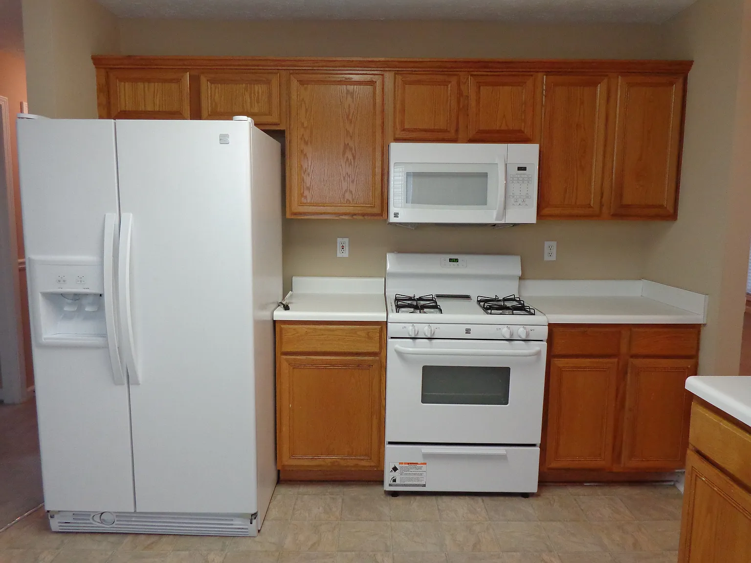 3 bed, 2.0 bath, 1587 sqft, $2,155 — Photo 4