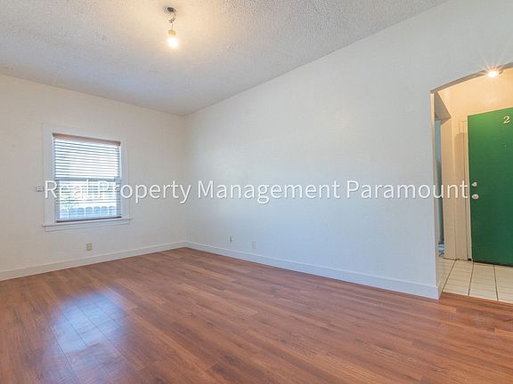 2nd image of 910 W 41st St APT 2