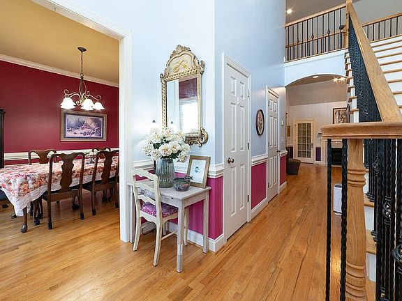 4th image of 205 Kaitlyn Ln