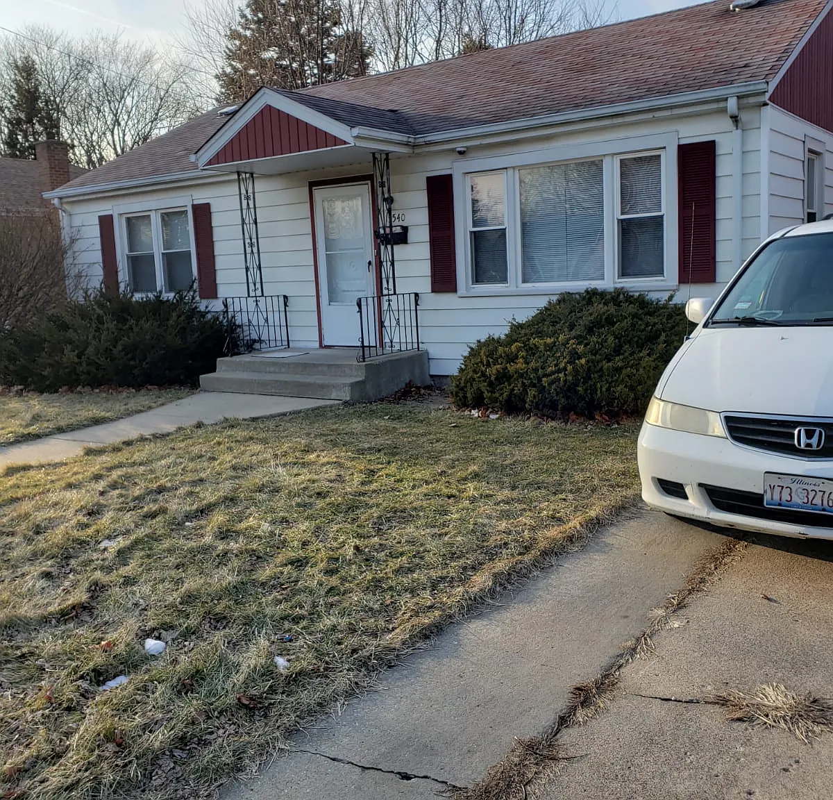 3 bed, 1100 sqft, $2,700 — Photo 1
