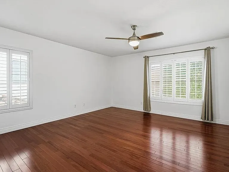 2725 Peekskill Ave — Photo 10