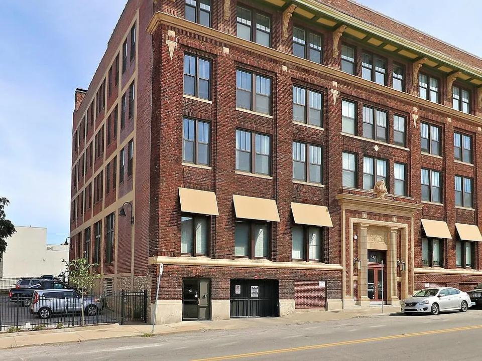 523 Grand Blvd #2F