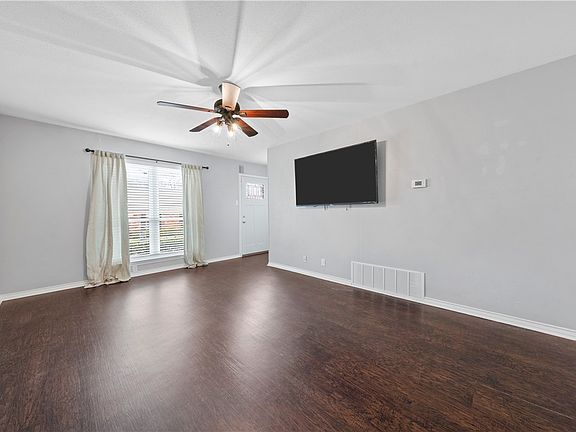 4th image of 5232 Lake Shore Dr
