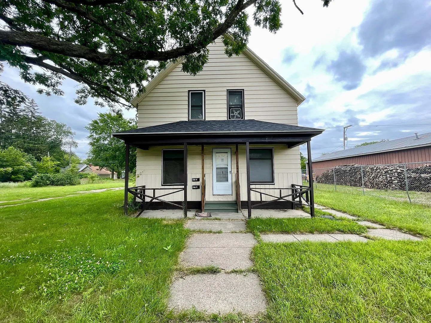 2 bed, 1.0 bath, $795 — Photo 1