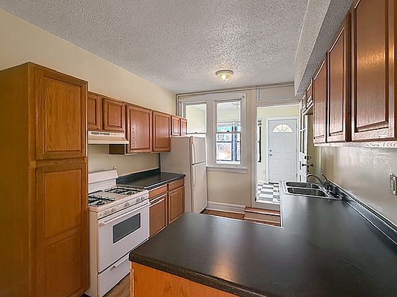 Kitchen - Main Level