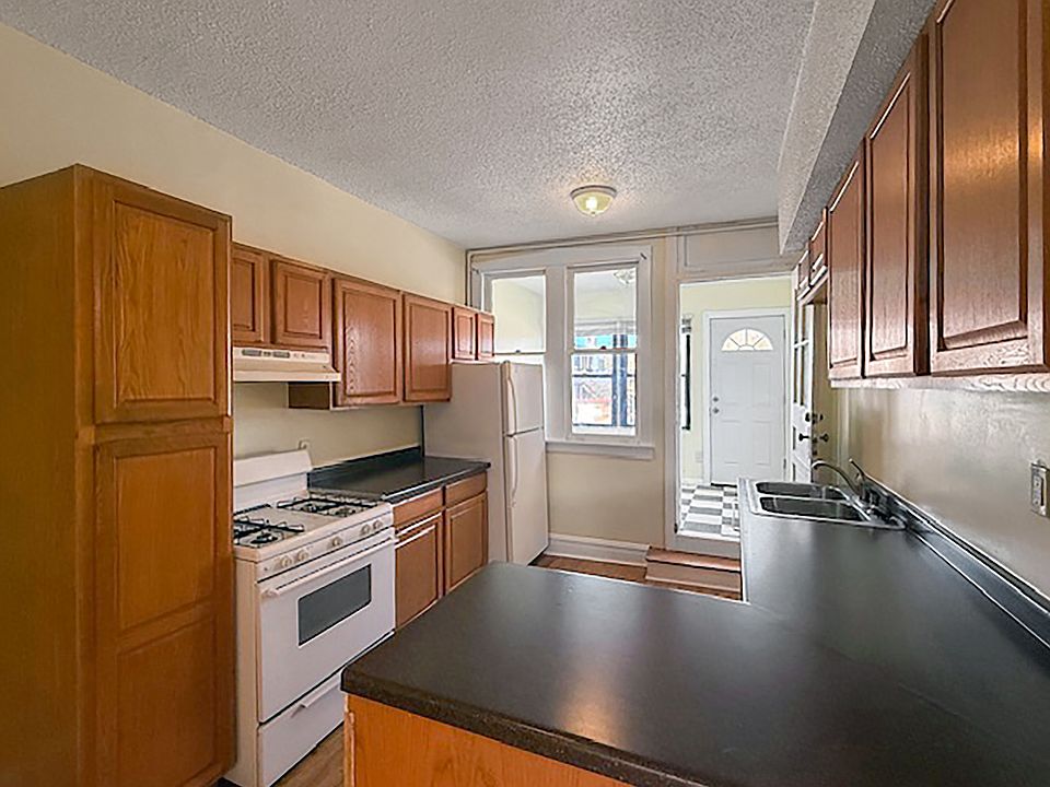 Kitchen - Main Level