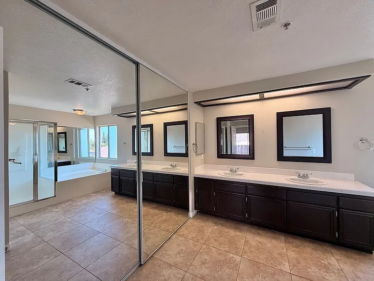 1413 Janis Lynn Ln — Photo 7