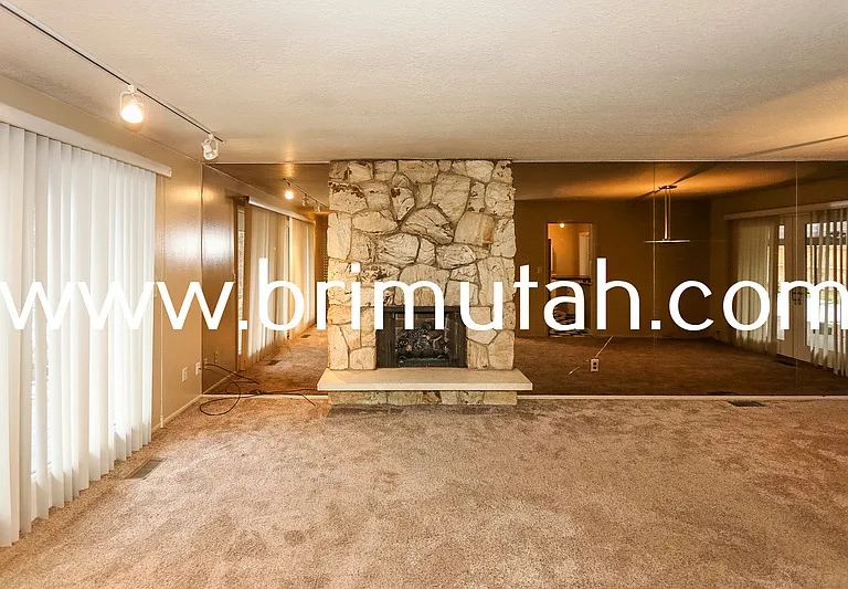 4717 Naniloa Dr — Photo 3